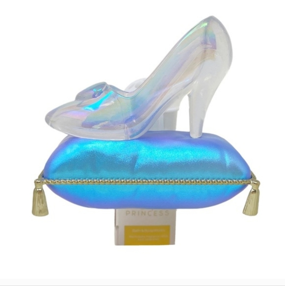 ✨️NWT DISNEY CINDERELLA GLASS  SLIPPER WILDFLOWER PLUG/ BATH & BODY WORKS ✨️
